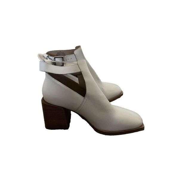NEW! Free People Brady Buckle Boots Booties Size 9 White Leather $178 - Picture 3 of 4